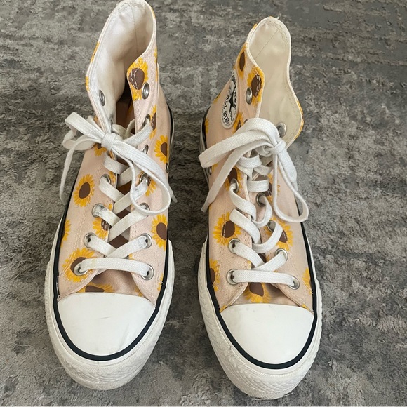 Converse Women's Sunflower Chuck Taylor All Star High-Top Sneakers Size 5 - Picture 4 of 5